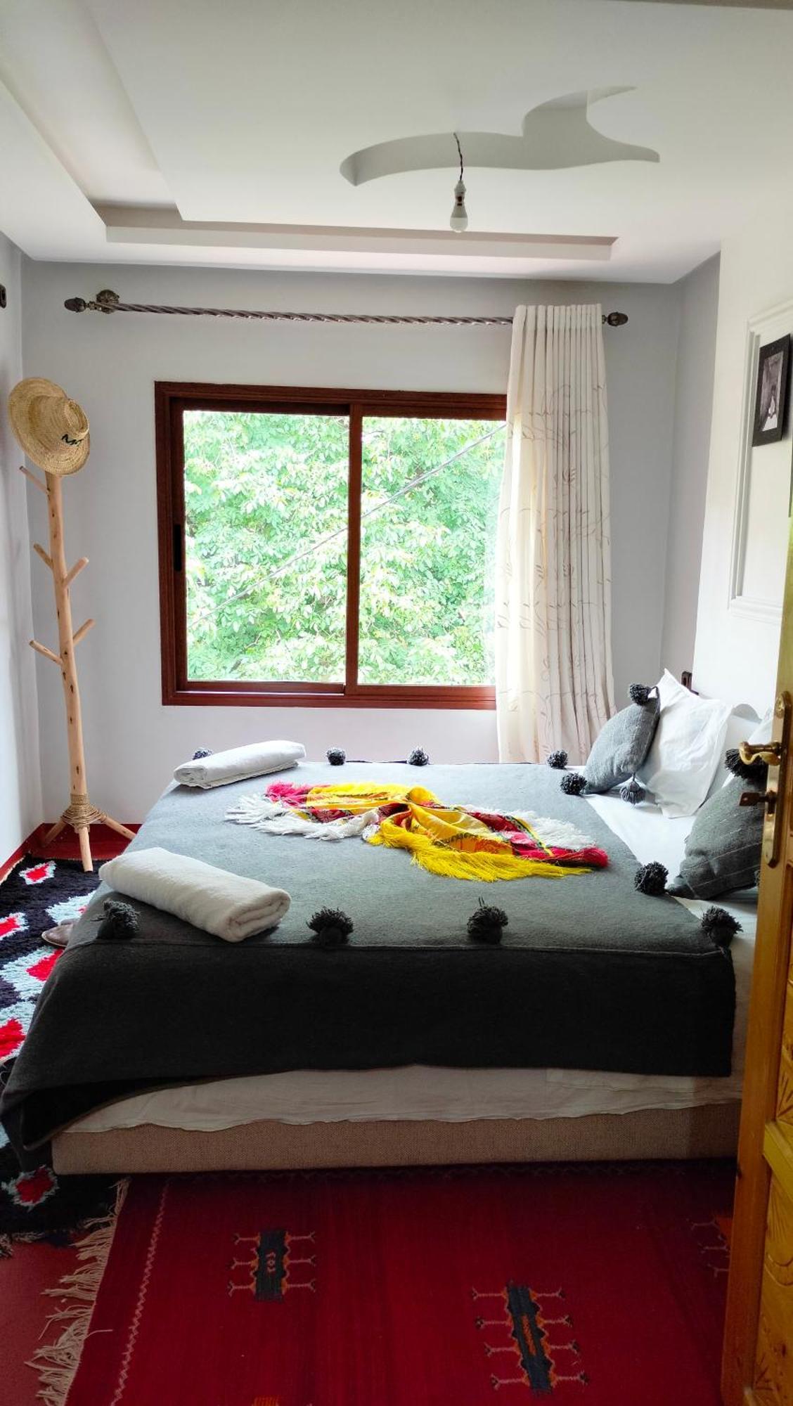 Otos Views Guest house *
